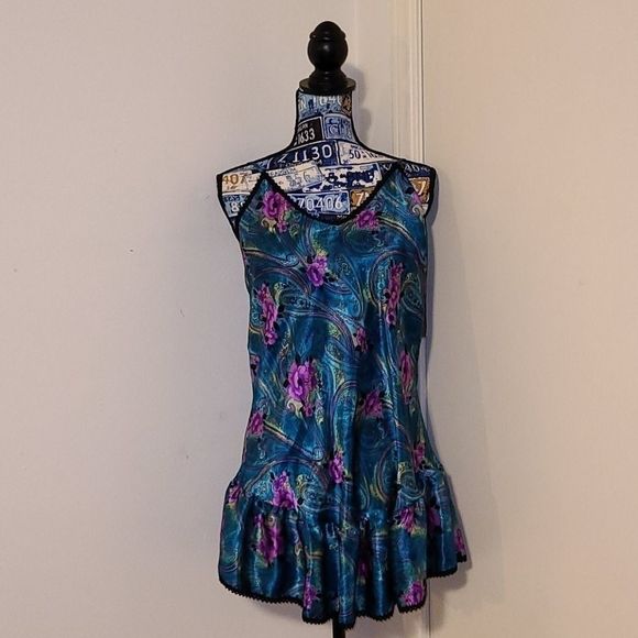 VTG Featherbed nightie - Picture 1 of 3